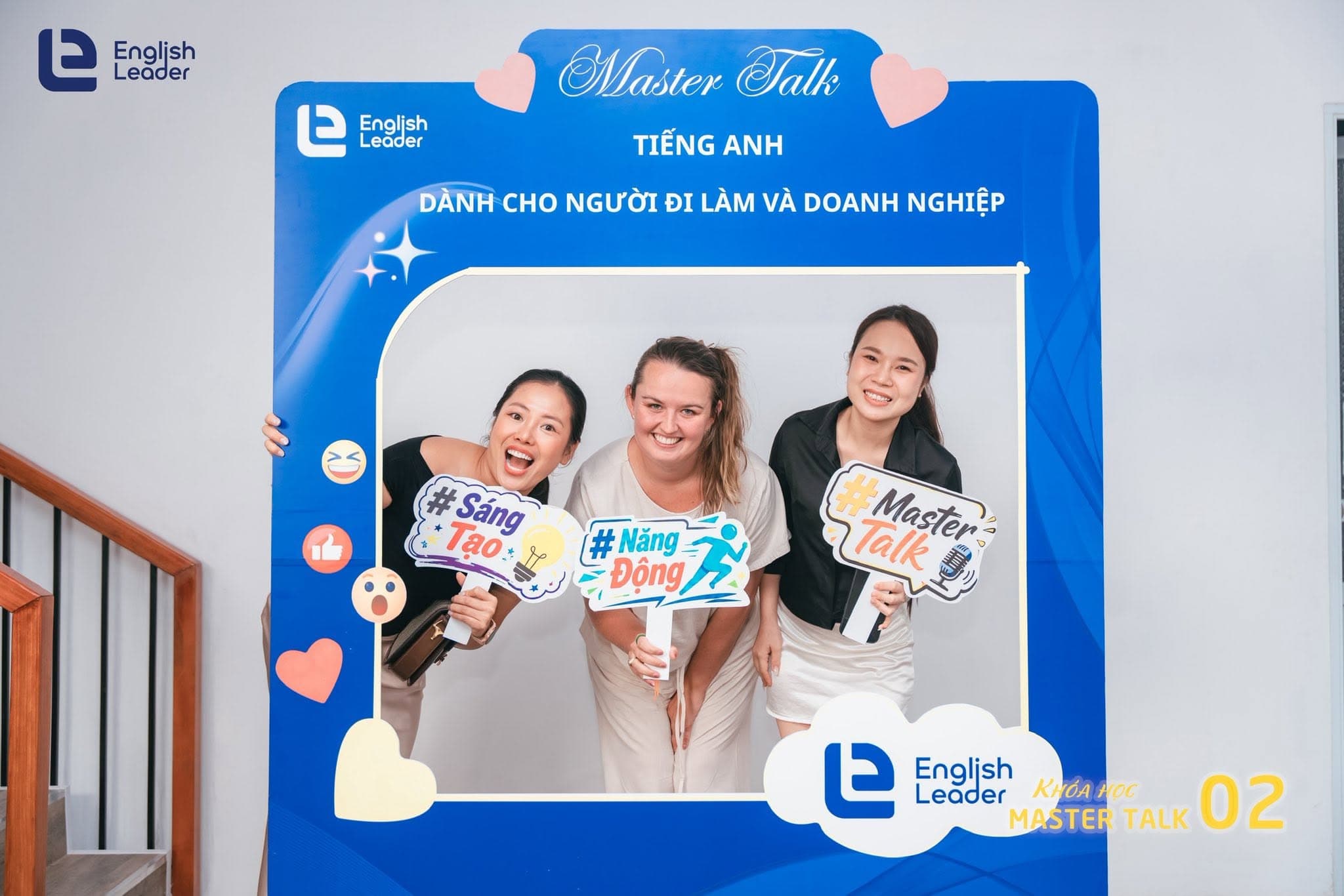 Thực hành đi chợ cùng tình nguyện viên
