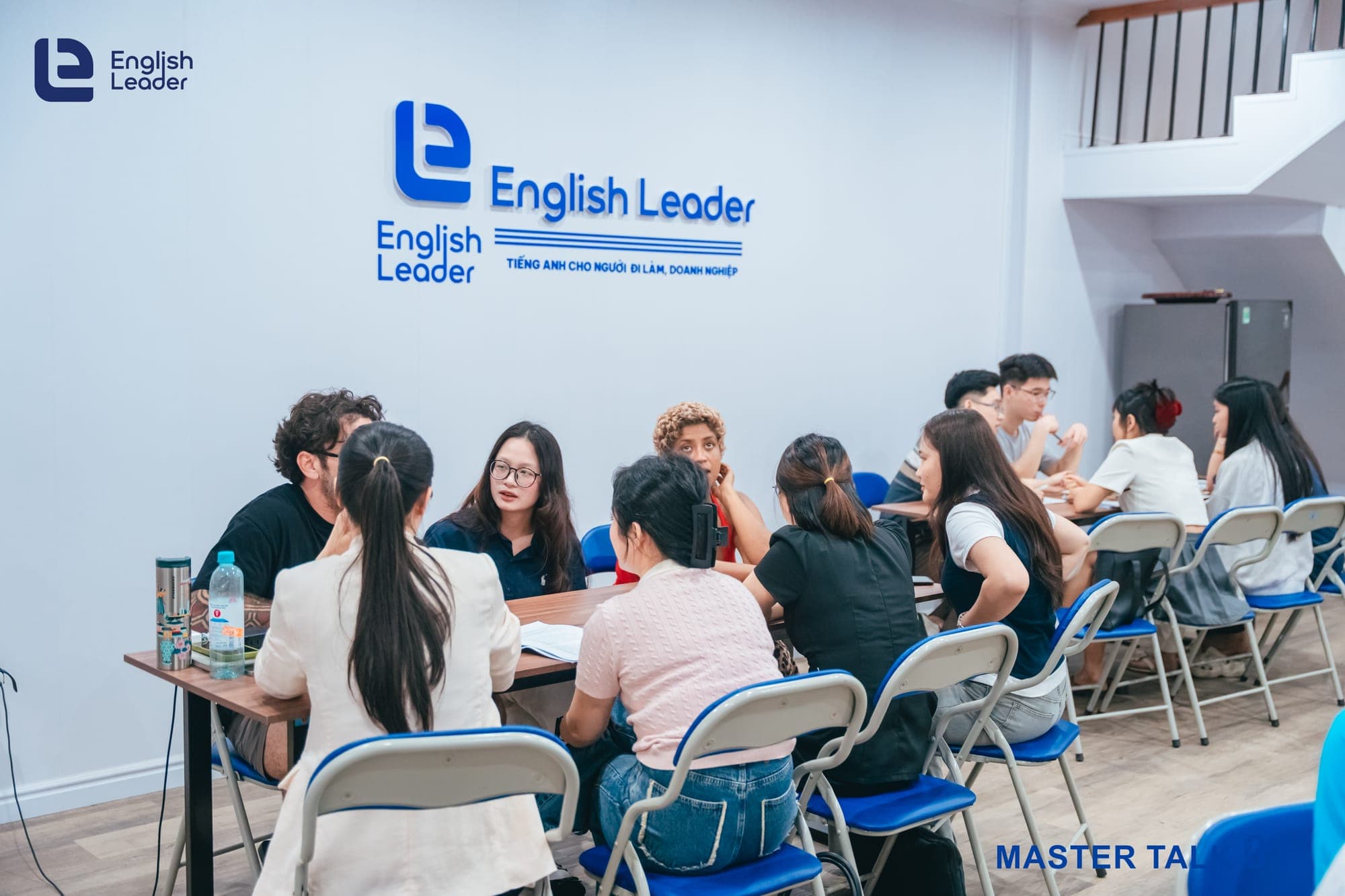 Khoảnh khắc English Leader